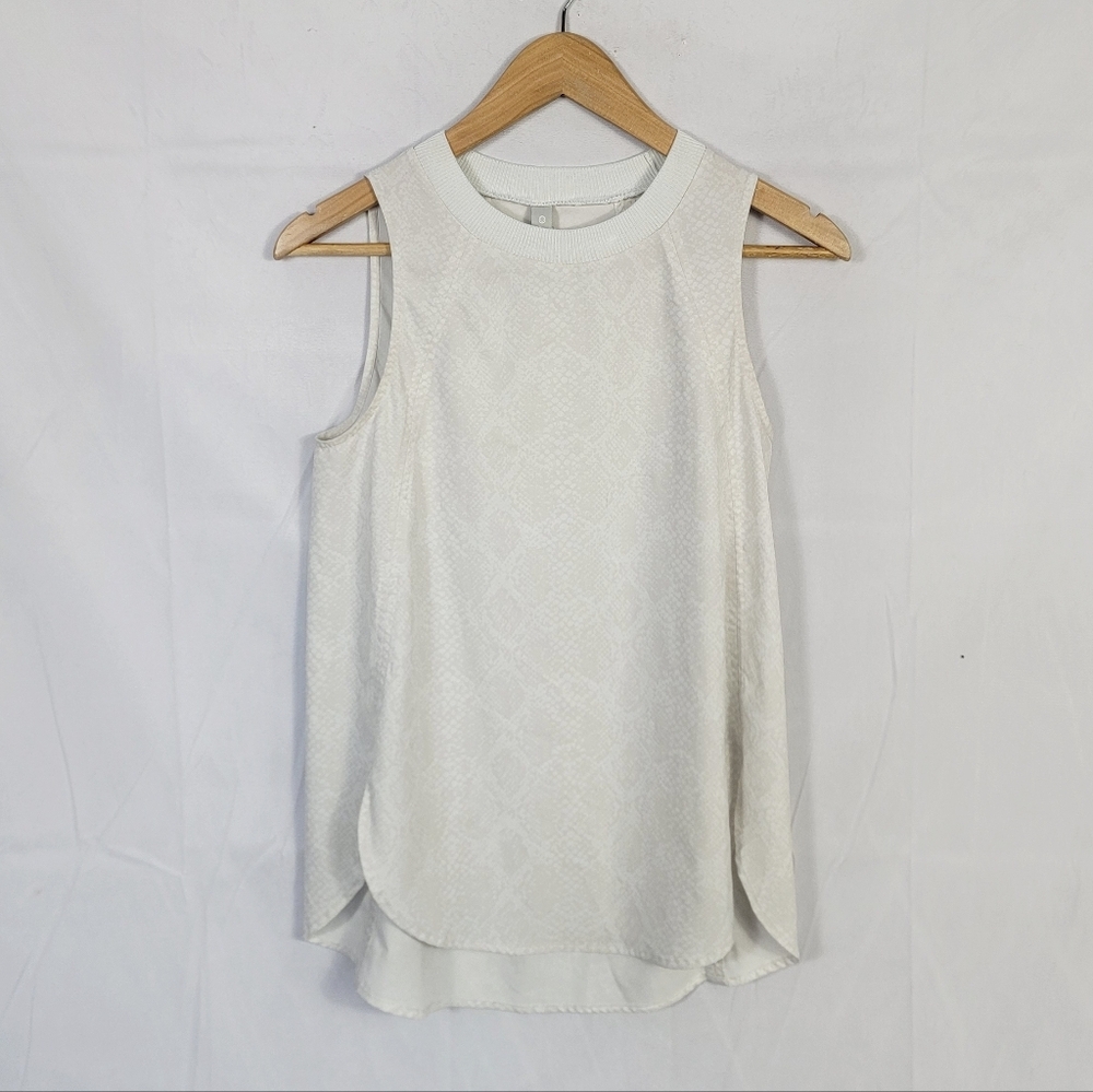 Women's Xxs Athleta White Sleeveless Top